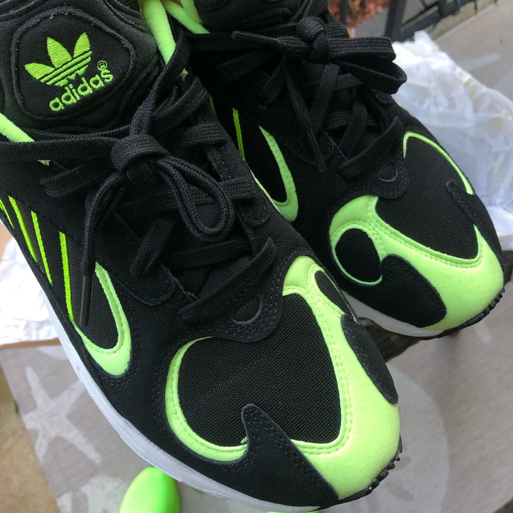 ADIDAS YUNG-1